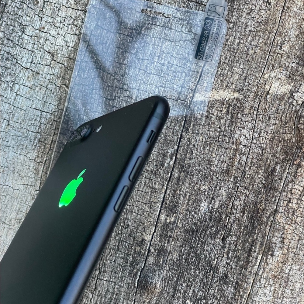 iPhone 7 Plus Black 32GB GSM & CDMA Unlocked  AT&T Cricket Wireless T-Mobile